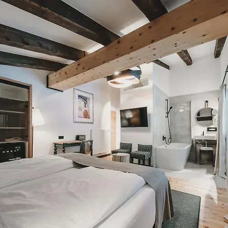 & Tiroler Buam Saalbach-Hinterglemm