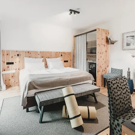 & Tiroler Buam Saalbach-Hinterglemm