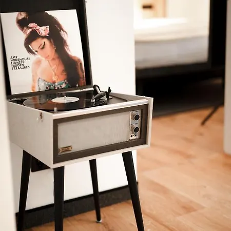 & Tiroler Buam Hotel