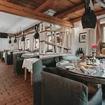& Tiroler Buam Szálloda 4*