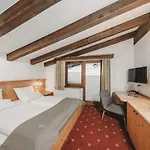 Hotel & Tiroler Buam 4*