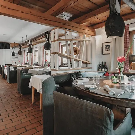 & Tiroler Buam 酒店 4*