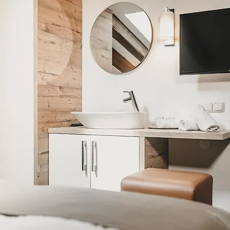 & Tiroler Buam Szálloda