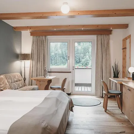 Hotel & Tiroler Buam Saalbach-Hinterglemm