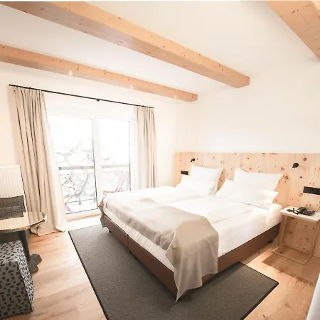 & Tiroler Buam Hotel