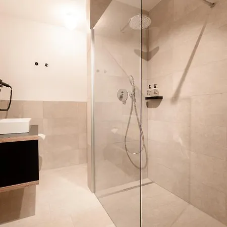 & Tiroler Buam Hotel