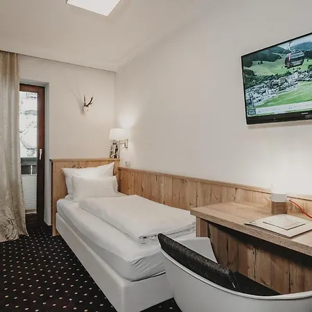 & Tiroler Buam 4*