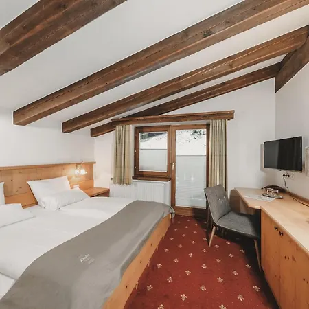 Hotel & Tiroler Buam 4*