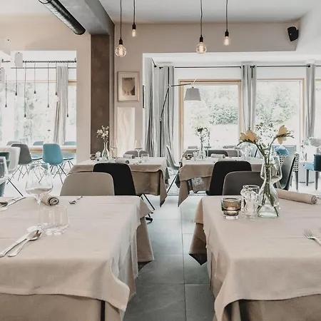 & Tiroler Buam Szálloda 4*