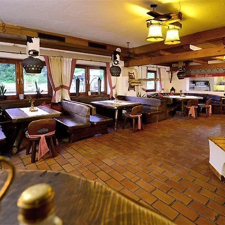 Hotel & Tiroler Buam