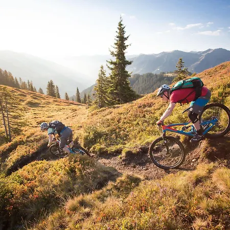 & Tiroler Buam Szálloda 4*