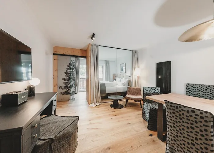 Hotel & Tiroler Buam Saalbach-Hinterglemm