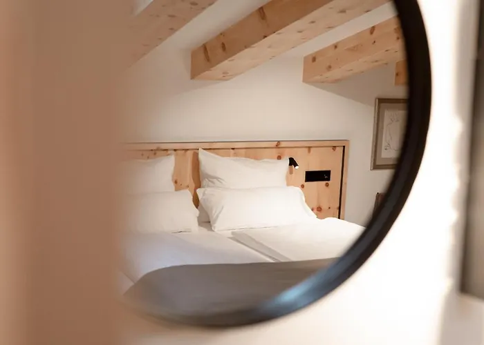 Hotel & Tiroler Buam