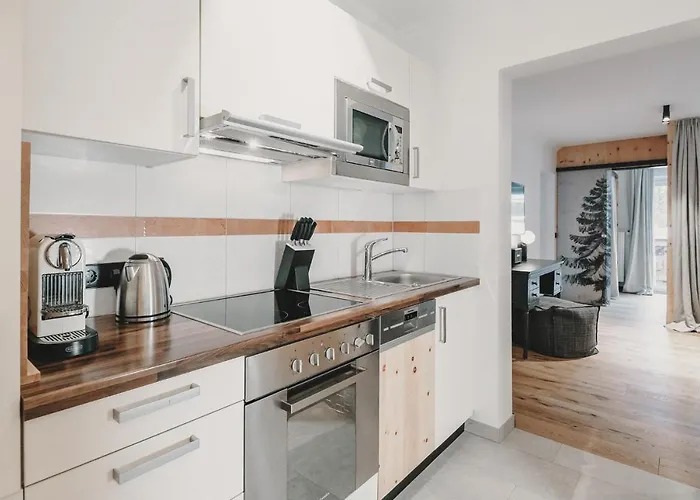 Hotel & Tiroler Buam 4*