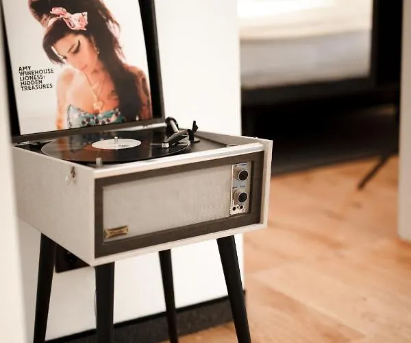 & Tiroler Buam Hotel